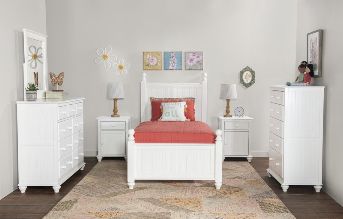 Cottage bedroom by John Thomas Furniture